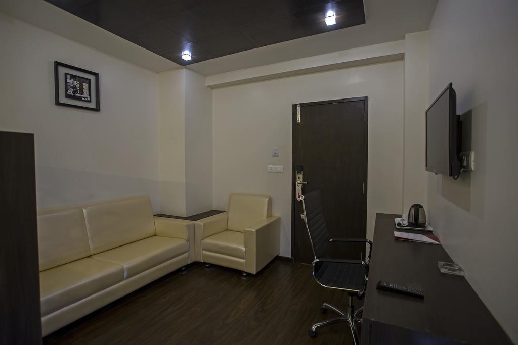 Ravi Residency Hotell Morbi Rom bilde